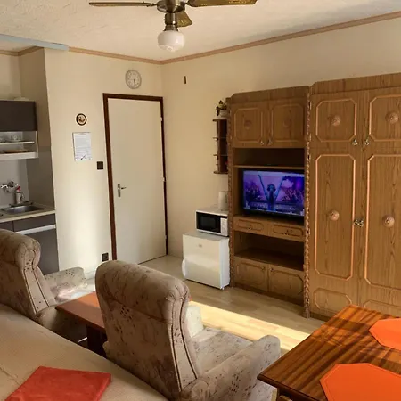 Affittacamere Gold Ribbon Family House 3*