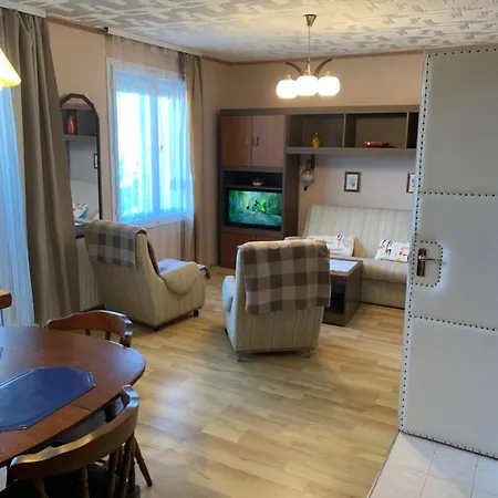 Gold Ribbon Family House Хевиз