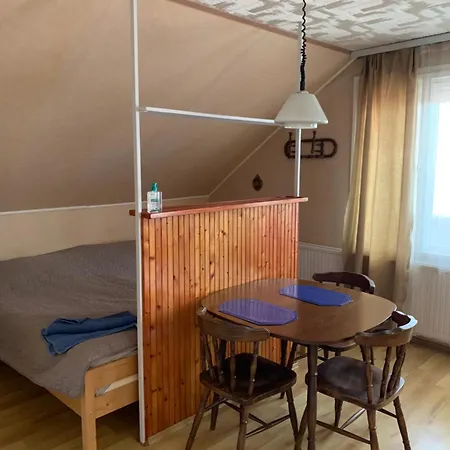 Gold Ribbon Family House Affittacamere 3*
