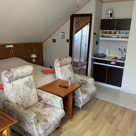 Affittacamere Gold Ribbon Family House